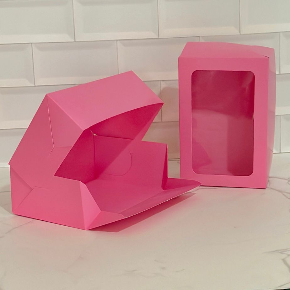Caja rosa con visor 21x14