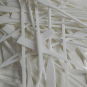 Vela Con Frase Feliz Cumpleaños 10 cm.  x 6 unid. -  Colores Surtidos IMP. 52397